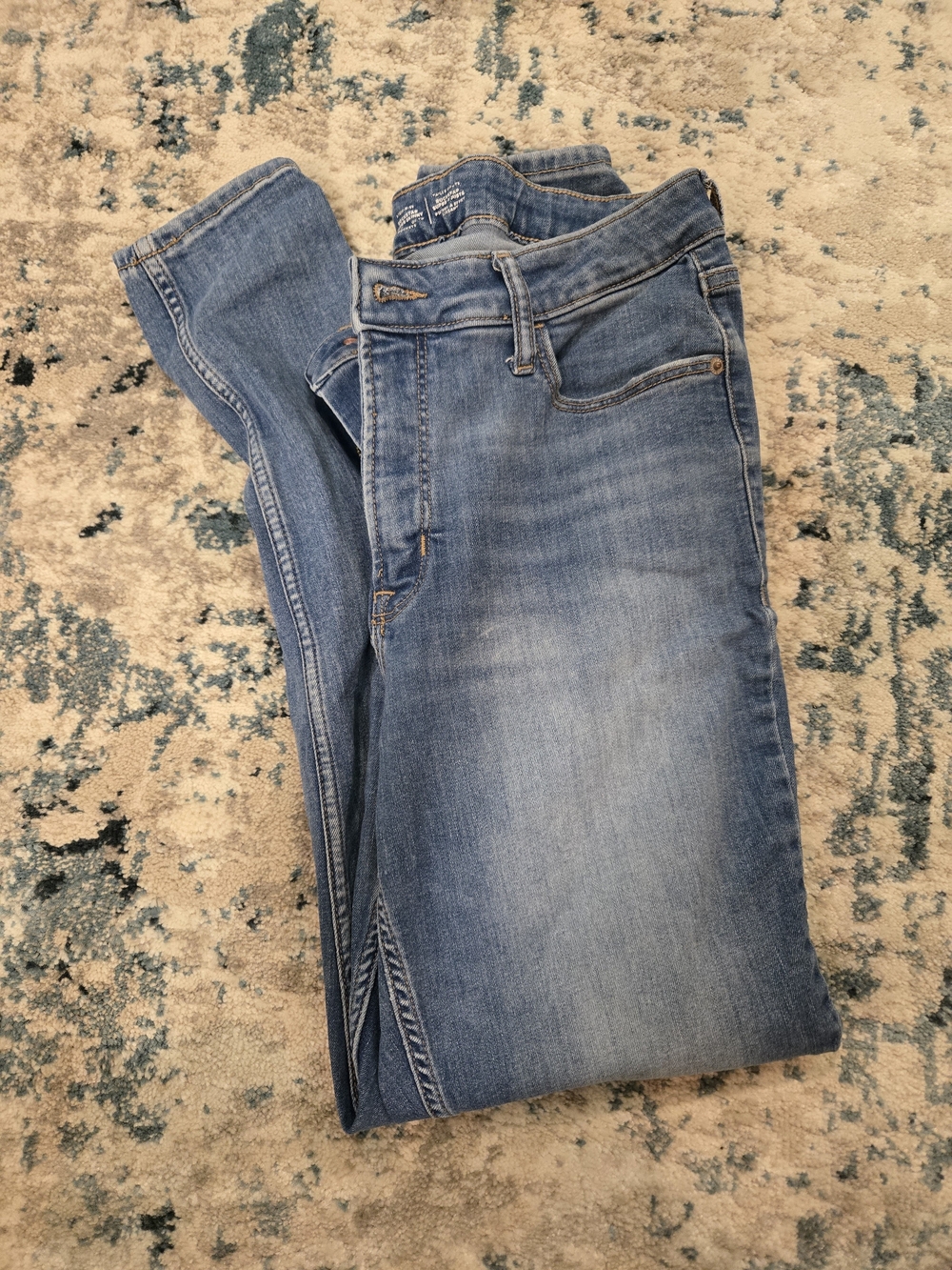 Old Navy Women's Skinny Jeans - Medium Blue Wash